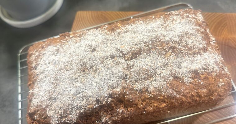 Filmjölkslimpa med fröer